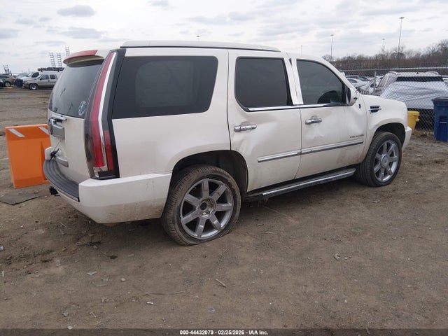 44432079 :رقم المزاد ، 1GYS3BEF8DR151334 vin ، 2013 Cadillac Escalade Luxury مزاد بيع
