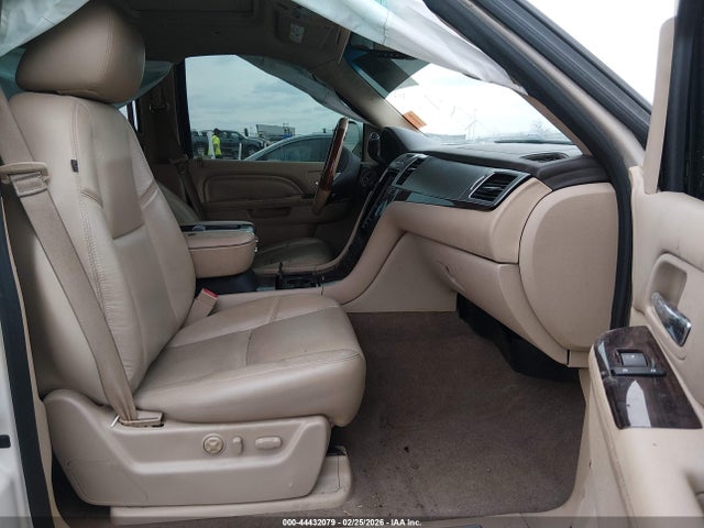 44432079 :رقم المزاد ، 1GYS3BEF8DR151334 vin ، 2013 Cadillac Escalade Luxury مزاد بيع
