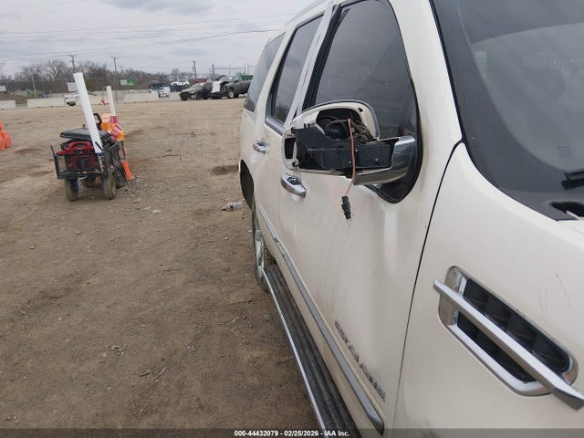 44432079 :رقم المزاد ، 1GYS3BEF8DR151334 vin ، 2013 Cadillac Escalade Luxury مزاد بيع