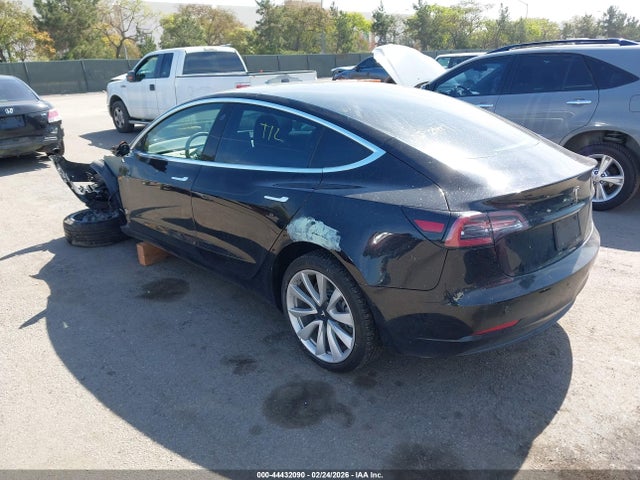 2019 TESLA MODEL 3 5YJ3E1EA9KF300629 Photo 2