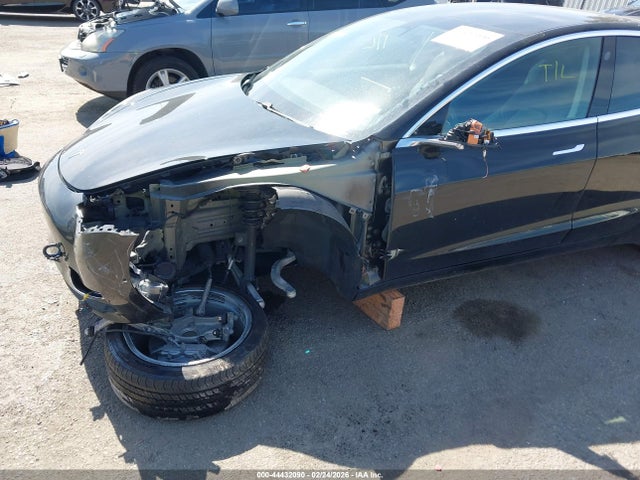 2019 TESLA MODEL 3 5YJ3E1EA9KF300629 Photo 5