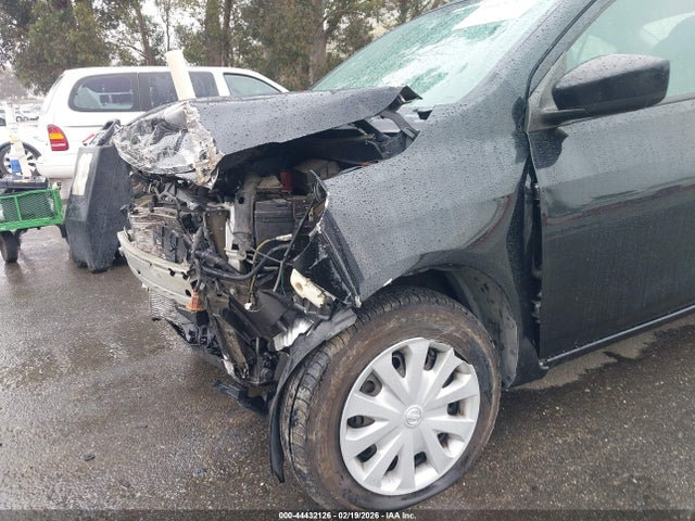 3N1CN7AP5JL879635 Nissan Versa 1.6 Sv