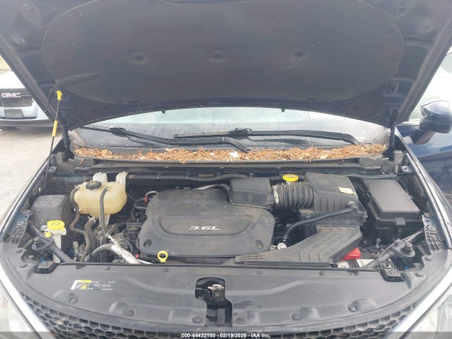 44432150 :رقم المزاد ، 2C4RC1BGXJR174521 vin ، 2018 Chrysler Pacifica Touring L مزاد بيع