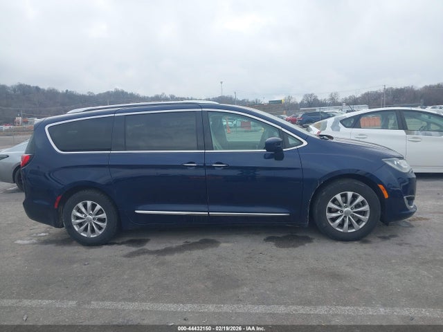 44432150 :رقم المزاد ، 2C4RC1BGXJR174521 vin ، 2018 Chrysler Pacifica Touring L مزاد بيع