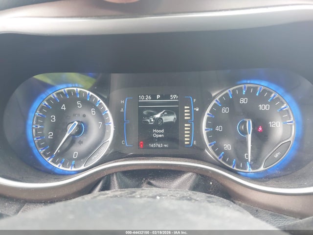 44432150 :رقم المزاد ، 2C4RC1BGXJR174521 vin ، 2018 Chrysler Pacifica Touring L مزاد بيع
