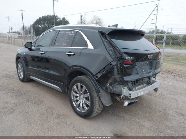 2019 CADILLAC XT4 1GYFZCR49KF214499 Photo 2