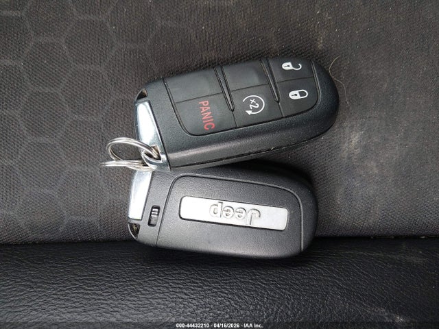 2019 Jeep Compass Latitude 4x4 მანქანა იყიდება აუქციონზე, vin: 3C4NJDBB0KT818410, აუქციონის ნომერი: 44432210