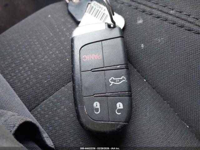 Chrysler 200 Limited 2015 1C3CCCAB3FN568698 Image 11