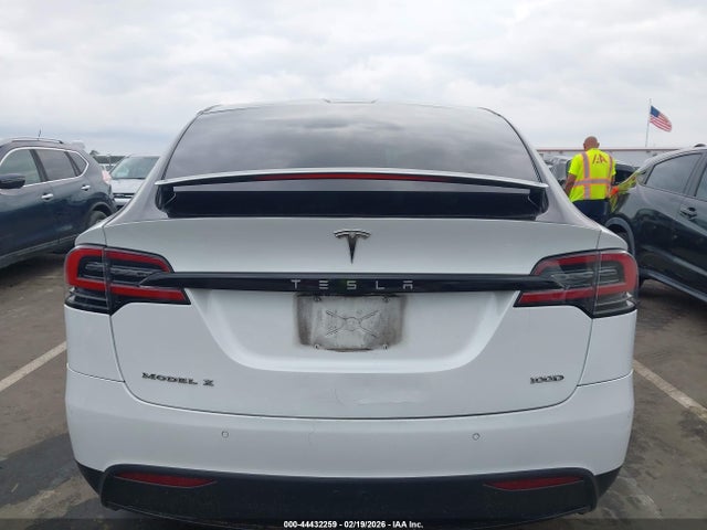 Продажа на аукционе авто 2018 Tesla Model X 100d/75d/p100d, vin: 5YJXCAE2XJF102379, номер лота: 44432259