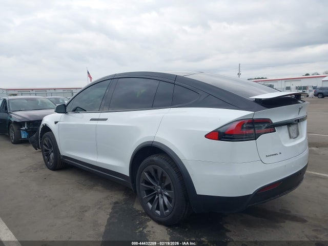 2018 TESLA MODEL X 5YJXCAE2XJF102379 Photo 2