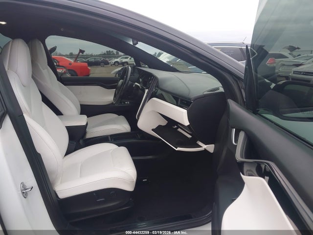 2018 TESLA MODEL X 5YJXCAE2XJF102379 Photo 4