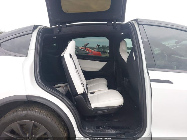 2018 TESLA MODEL X 5YJXCAE2XJF102379 Photo 7