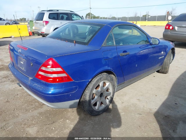 1999 MERCEDES-BENZ SLK 230 WDBKK47F0XF100254 Photo 3