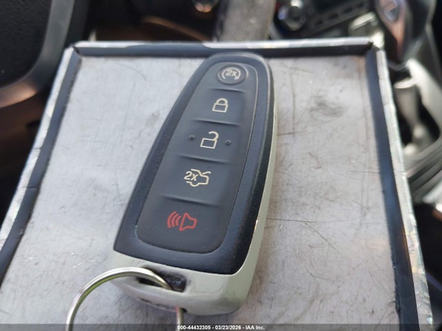 1FMCU0JXXFUC26668 Ford Escape Titanium