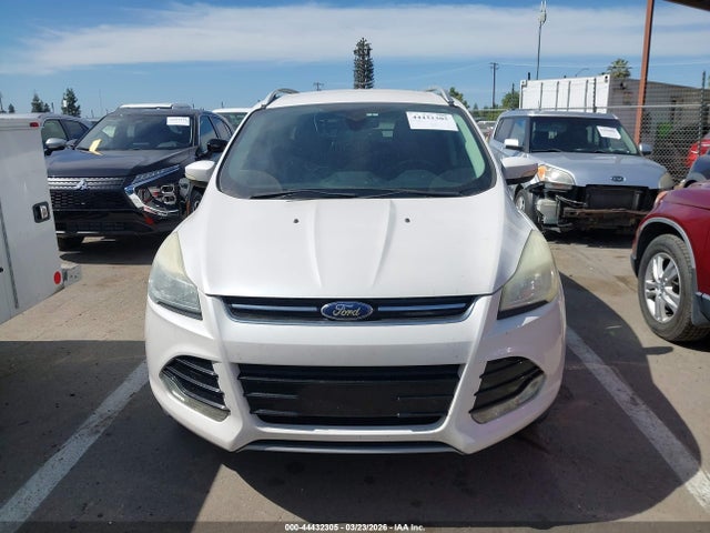 1FMCU0JXXFUC26668 Ford Escape Titanium