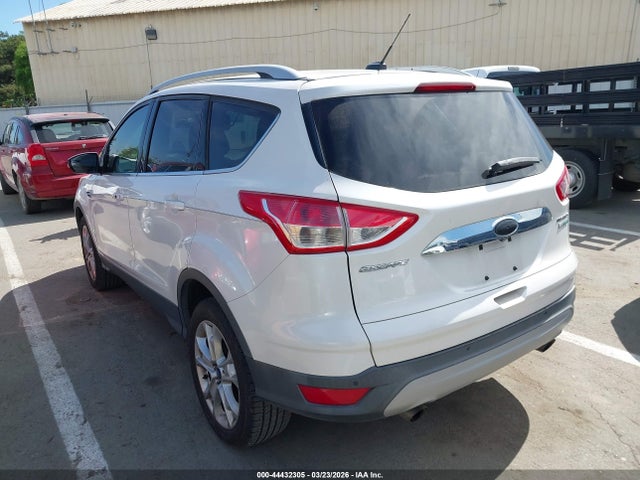 1FMCU0JXXFUC26668 Ford Escape Titanium