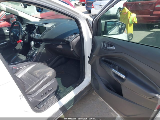 1FMCU0JXXFUC26668 Ford Escape Titanium