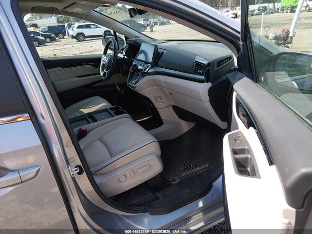 Honda Odyssey Touring 2025 5FNRL6H83SB006469 Image 5