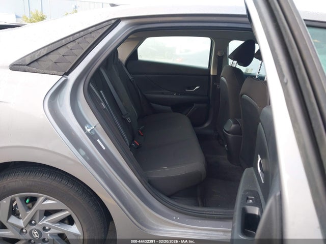 KMHLM4DJ8SU134421 Hyundai Elantra Hybrid Blue