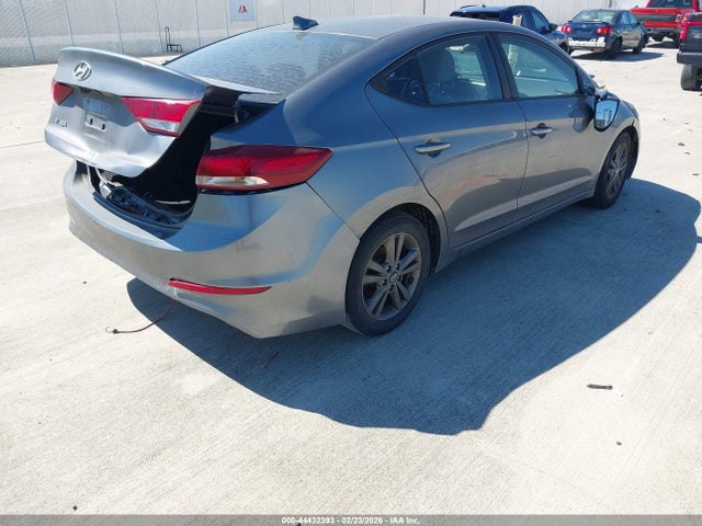 5NPD84LF7JH297659 Hyundai ELANTRA SEL