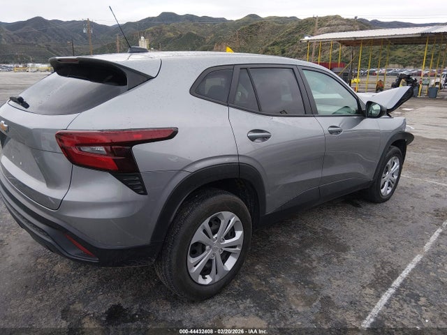 2024 CHEVROLET TRAX KL77LFE24RC119195 Photo 3