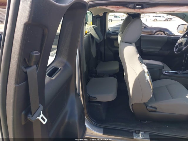 5TFSX5ENXJX061998 Toyota Tacoma Sr