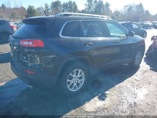 1C4PJMCS1FW590943 Jeep Cherokee Latitude