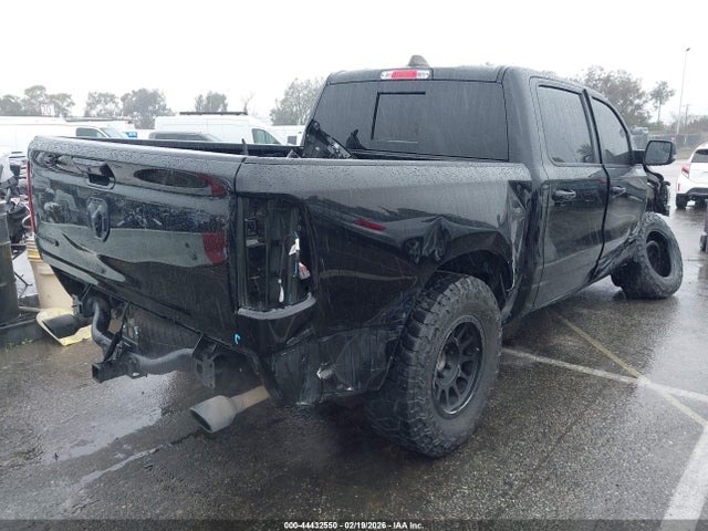 1C6RREJTXRN187015 RAM 1500 Laramie 4x2 5&#039;7 Box