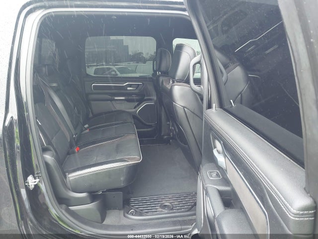 1C6RREJTXRN187015 RAM 1500 Laramie 4x2 5&#039;7 Box