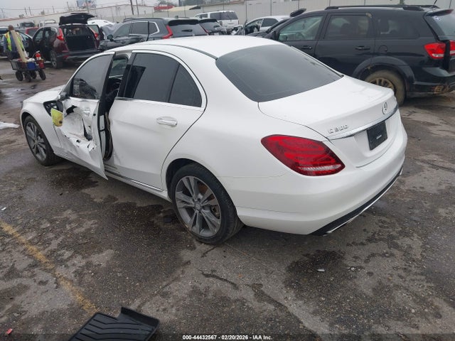 Продажа на аукционе авто 2015 Mercedes-benz C 300 4matic, vin: 55SWF4KB6FU031731, номер лота: 44432567