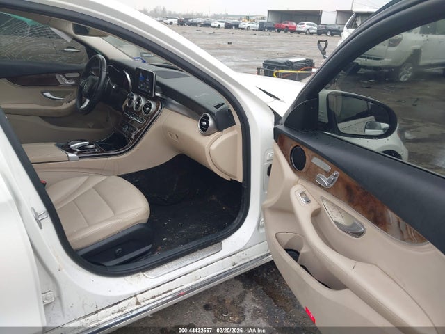 Продажа на аукционе авто 2015 Mercedes-benz C 300 4matic, vin: 55SWF4KB6FU031731, номер лота: 44432567