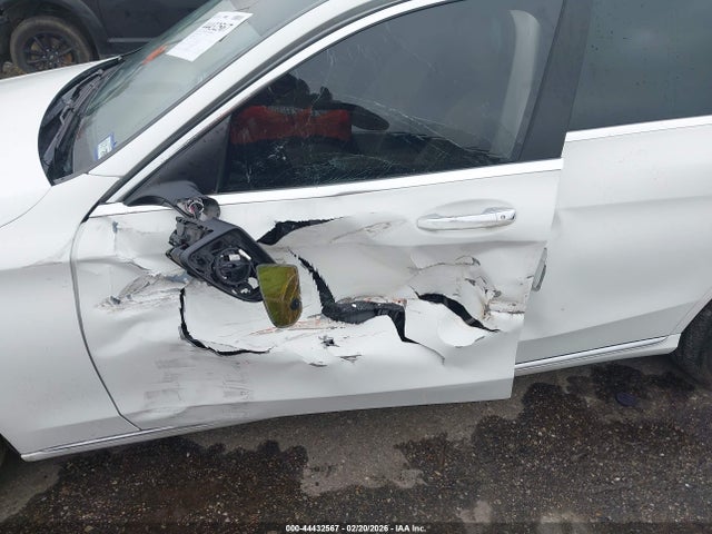 Продажа на аукционе авто 2015 Mercedes-benz C 300 4matic, vin: 55SWF4KB6FU031731, номер лота: 44432567