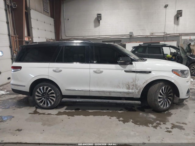 5LMJJ2TT6NEL12037 Lincoln Navigator Black Label