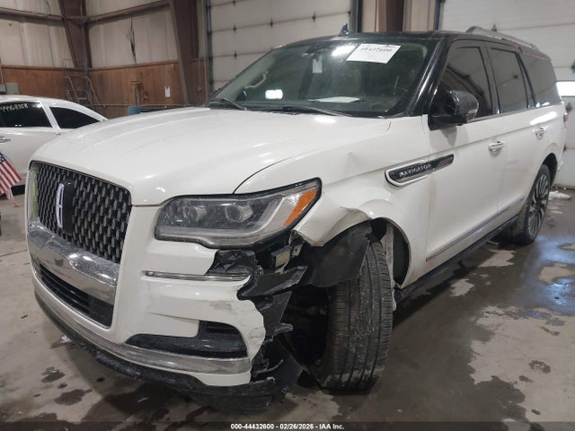 5LMJJ2TT6NEL12037 Lincoln Navigator Black Label