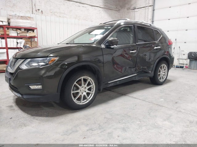 JN8AT2MV4HW277261 Nissan Rogue Sl