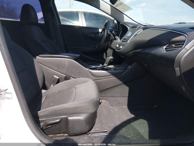 1G1ZE5ST6HF108864 Chevrolet MALIBU 1LT