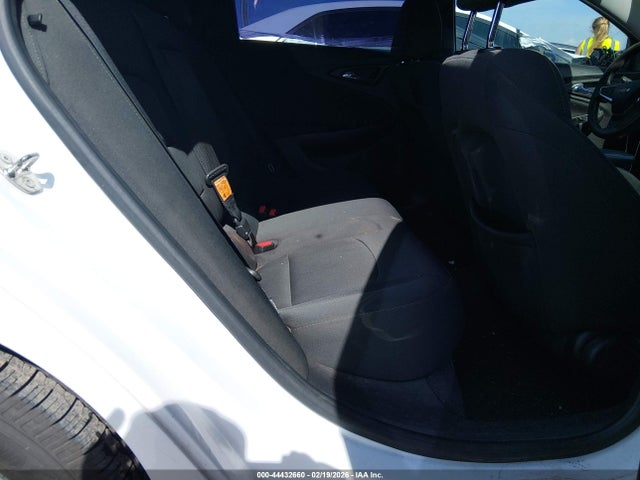 1G1ZE5ST6HF108864 Chevrolet MALIBU 1LT