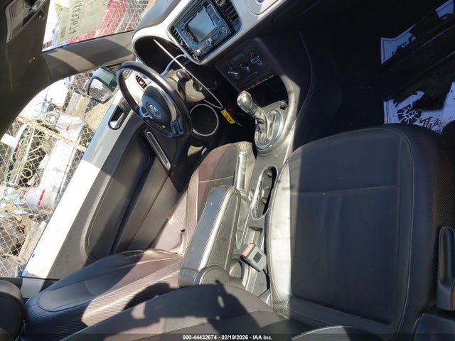 2012 Volkswagen Beetle 2.5l მანქანა იყიდება აუქციონზე, vin: 3VWJP7AT3CM656189, აუქციონის ნომერი: 44432674
