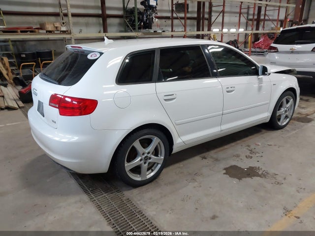 2013 AUDI A3 WAUKJAFM1DA032748 Photo 3