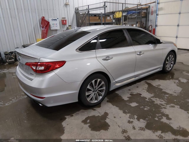 Hyundai Sonata Sport 2017 5NPE34AF1HH470446 Image 4