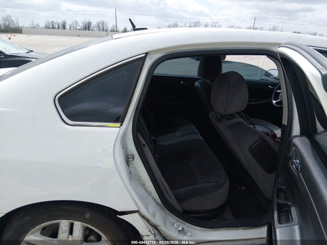 2G1WB5E38F1131624 Chevrolet Impala Limited Lt