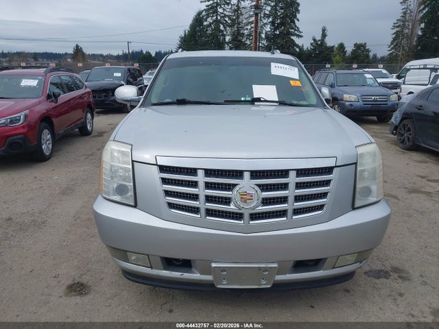 Продаж на аукціоні авто 2010 Cadillac Escalade Esv Luxury, vin: 1GYUKHEF7AR137502, номер лоту: 44432757