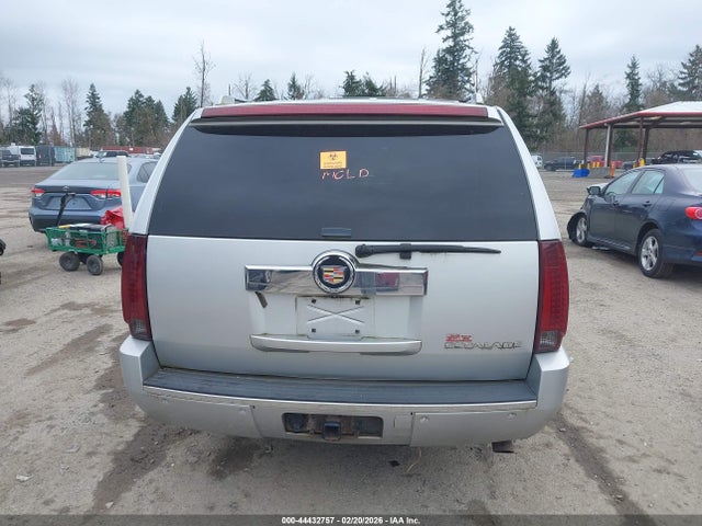 Продаж на аукціоні авто 2010 Cadillac Escalade Esv Luxury, vin: 1GYUKHEF7AR137502, номер лоту: 44432757