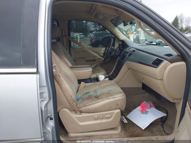 2010 CADILLAC ESCALADE ESV 1GYUKHEF7AR137502 Photo 4