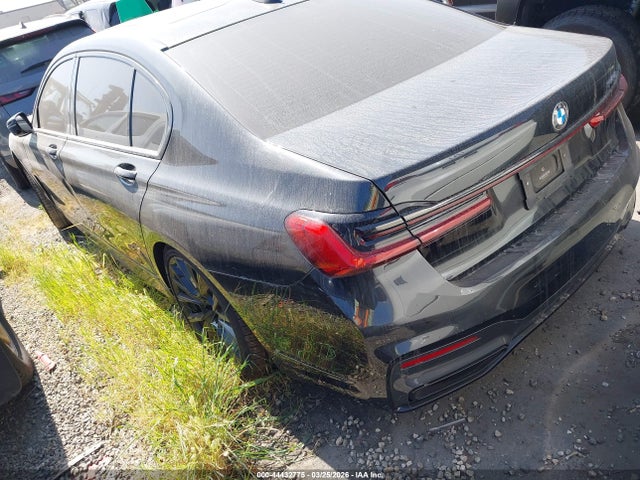 2021 BMW 740I WBA7T2C00MCF54348 Photo 2