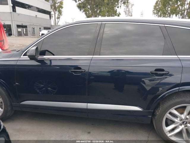 WA1VAAF79HD054893 Audi Q7 3.0t Premium