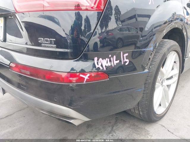 WA1VAAF79HD054893 Audi Q7 3.0t Premium