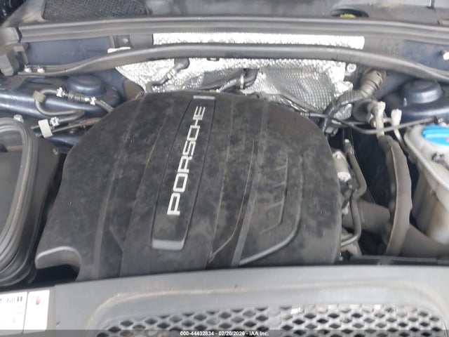2018 PORSCHE MACAN WP1AA2A55JLB10743 Photo 9