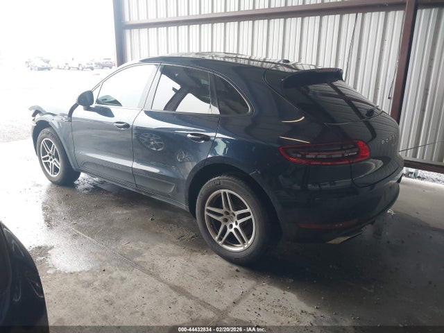 2018 PORSCHE MACAN WP1AA2A55JLB10743 Photo 2
