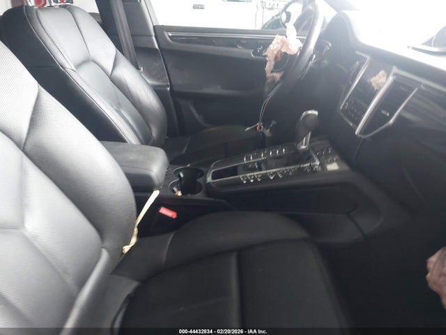 2018 PORSCHE MACAN WP1AA2A55JLB10743 Photo 4